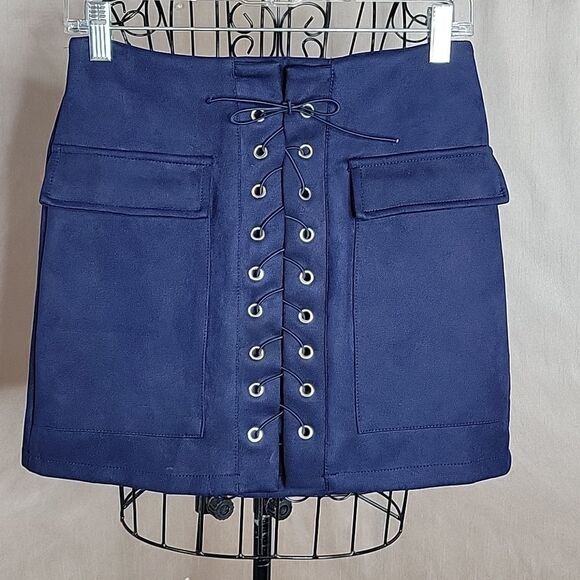 *VESTIDOS Blue Lace Up‎ Faux Suede Mini Skirt Medium - Picture 1 of 6